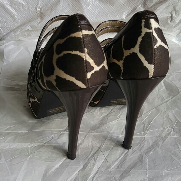 Shoes - Picture 4 of 8